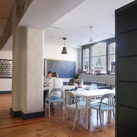 埃什菲尔德旅舍 旅馆 *