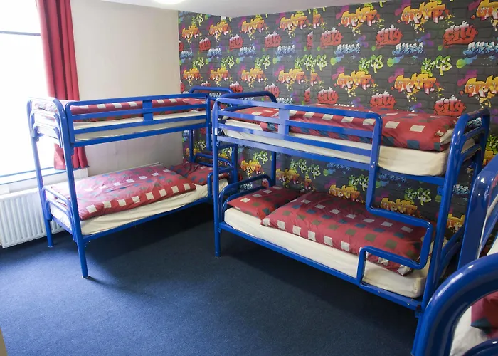 埃什菲尔德旅舍 *