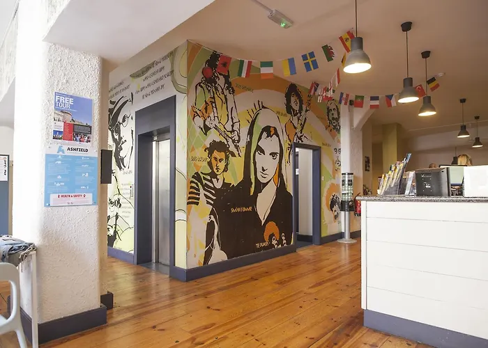 埃什菲尔德旅舍 旅馆 *