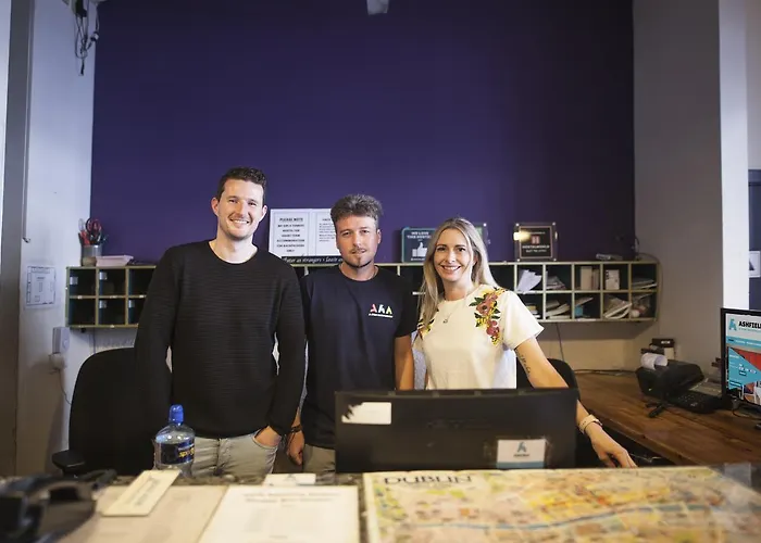 埃什菲尔德旅舍 *